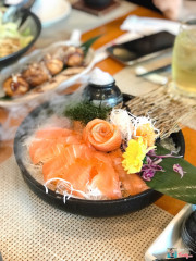 Sashimi cá hồi đặc biệt