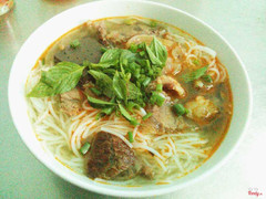 Bún bò nạm gân