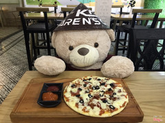 Combo e gấu Teddy béo ú và pizza Peperoni 