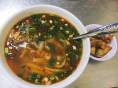 Bánh canh cá lóc tô nhỏ