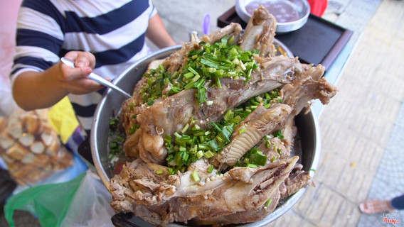 Xương má hàm sốt ớt thái