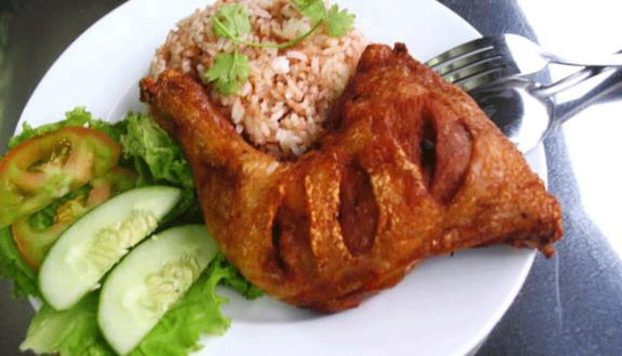 A Lủ - Cơm Gà Xối Mỡ