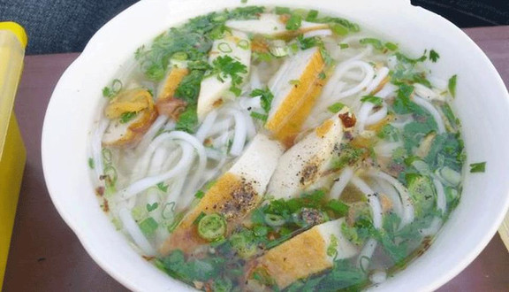 Cô Nguyệt - Bánh Canh Bột Gạo