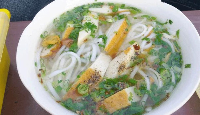 Cô Nguyệt - Bánh Canh Bột Gạo