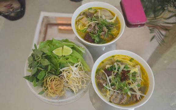 Phong Vị Huế - Lạc Trung