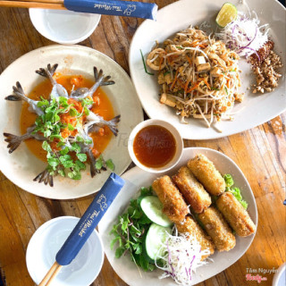 Gỏi tôm - pad thái - chả giò