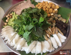 thả ga ăn uống với combo 4 người mà còn được tặng kèm 2 ly nước chỉ 160k