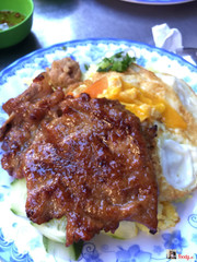 Cơm Tấm Sườn Nướng, Trứng Ốpla, Xíu mại.