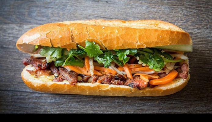 Bánh Mì Madam Khanh - Trần Hưng Đạo