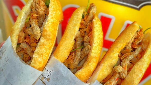 Bánh Mì Chả Cá Thanh Thanh - 14 Yersin