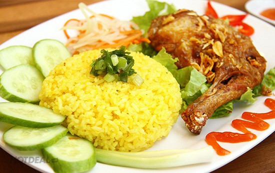 Cơm Gà Xối Mỡ, Cơm Chiên Bò & Sườn Trứng - Phạm Thế Hiển