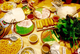 Điểm mình thích ở quán là quán rất sạch sẽ , nhân viên phục vụ tốt , đồ ăn rất ngon . Tuy nhiên đồ chay ở quán như kiểu nem nấm không ngon lắm 