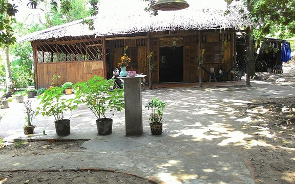 Út Hiên Homestay