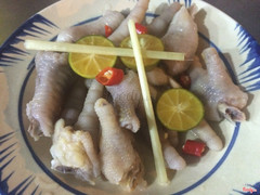 Chân gà ngâm sả tắc