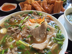 Phở tái nạm gàu 