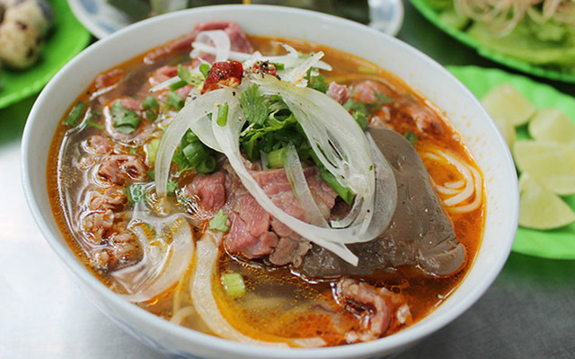 Quán Bún Bò Huế - Cách Mạng Tháng 8