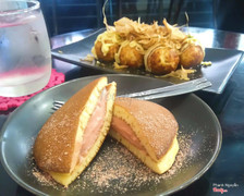 Dorayaki sakura và takoyaki