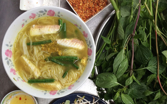 Tư Xê - Bún Num Bò Chóc