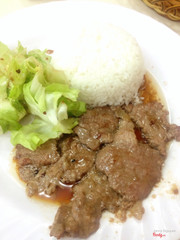 Cận cảnh cơm bò bít tết 63k