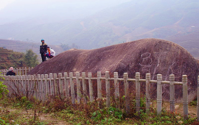 Bãi Đá Cổ Sapa