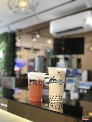 Lục trà dâu tây milkfoam, trà sữa đường đen trân châu