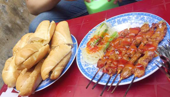 A Tùng - Bánh Mì Bò Nướng Bơ Cambodia - Lê Hồng Phong