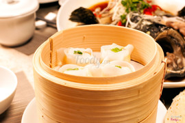 Trong khách sạn có cả nhà hàng trung quốc, nhà hàng ý, buffet... tha hồ lựa chọn món ăn