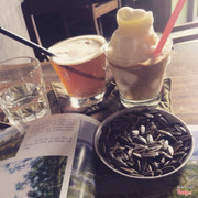 Trà dâu và coffee dừa,,, thất vọng về trà dâu lắm, tránh gọi trà dâu và trà đào nhé