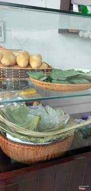 Bánh mỳ sốt vang, xôi...