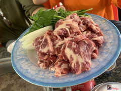 Dĩa gu bò trong món “Gu bò nhúng mắm ruốc”