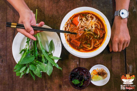 Combo Phở b&#242; kho đặc biệt + Nước tr&#224; Hồng Đ&#224;i gi&#250;p thanh lọc cơ thể, chống l&#227;o ho&#225; v&#224; giảm b&#233;o