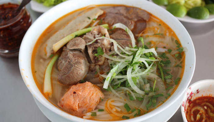 Bún Bò O Mai