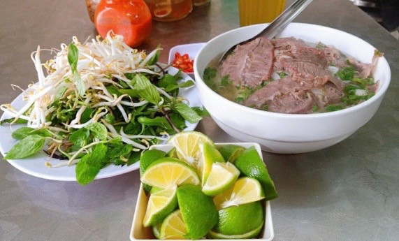 Tuấn Nam - Bánh Đa Bò & Bún Bò Tái Nhừ