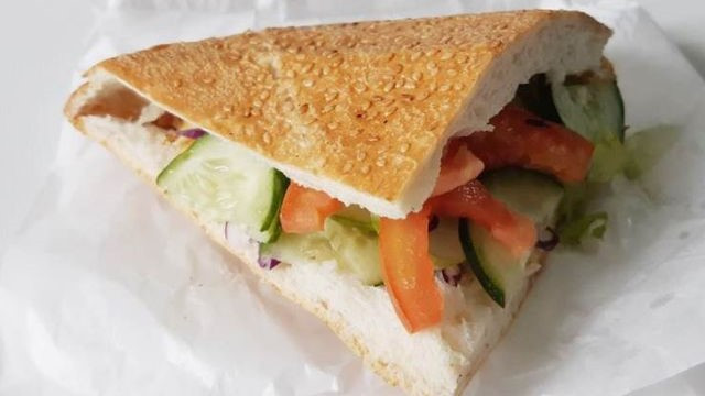 Bánh Mì Kẹp Gia Đình - Bùi Thị Xuân