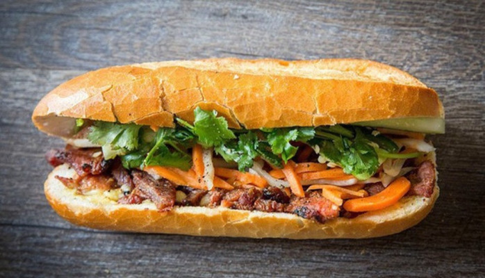 Bánh Mì Phố - Bánh Mì Kẹp Thịt, Bánh Mì Sốt Vang & Bánh Mì Nướng Muối Ớt - Phố Tu Hoàng