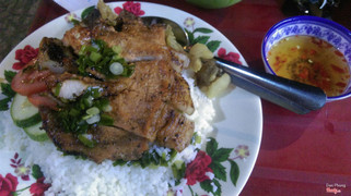 cơm tấm sườn nướng