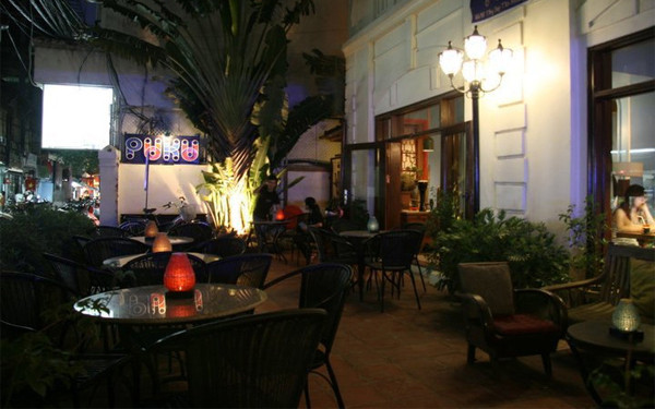Puku Cafe & Bar - 16 - 18 Tống Duy Tân
