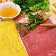 Phở cuốn màu hồng