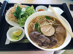 Đồ ăn cho ng Bắc cũng hợp, không bị ngọt hay lờ lợ. Giá hơi đắt xíu 80k/bát nhưng ngon, sạch sẽ