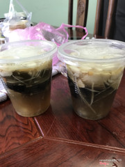 Tào phớ ngon nhưng hnay hơi thất vọng vì đặt giao hàng qua app foody nhân viên giao hàng giao sai sản phẩm. Không biết lỗi bên nào nhưng t gọi 7 caramen tào phớ thì chỉ có 4 caramen và 3 tào phớ thường.