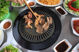 Mời mọi người đến ăn nướng tại quán 