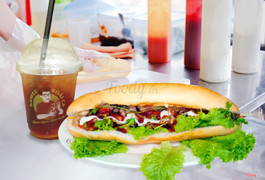 Combo 2 : Bánh mì thịt nướng kiểu Hàn Quốc với trà đào