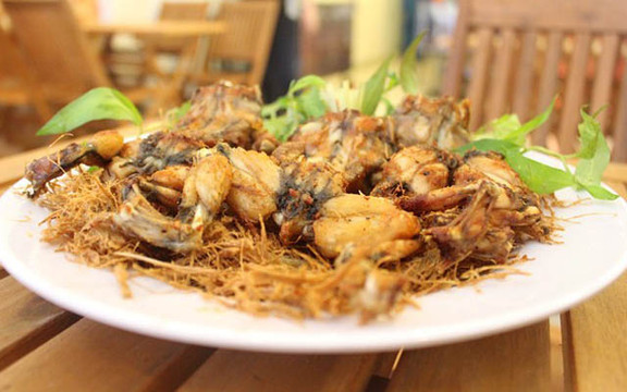 Cơm Phi Ba Tào & Nhậu Bình Dân