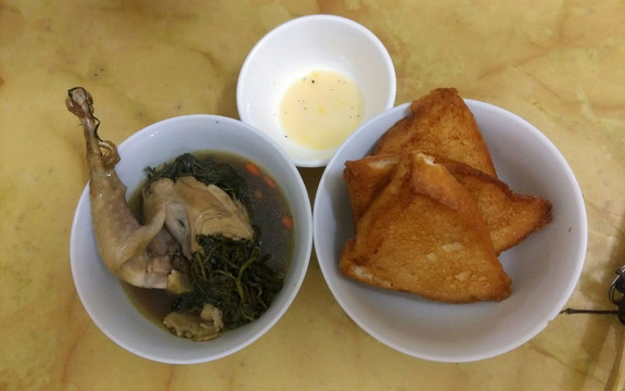 Bà Tín - Gà Hầm, Bún & Phở Các Loại