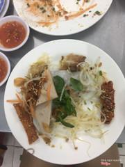 bánh cuốn thập cẩm