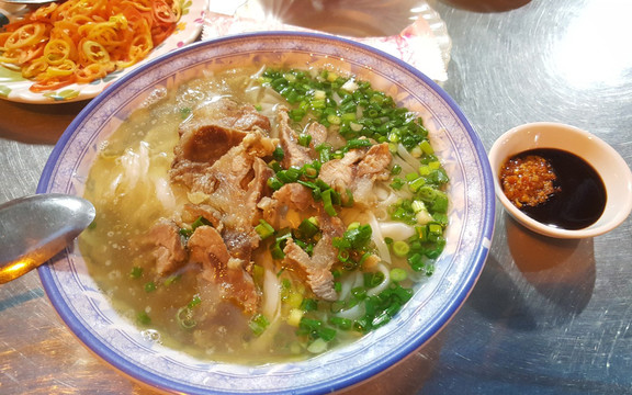 Phở Chân Cầu Nguyễn Văn Cừ