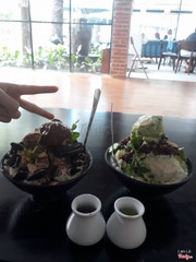 10/10 điểm. Quán phong cảnh xung quanh đẹp tuyệt lắm đồ ăn ngon nữa chứ :3 tại đi vào chủ nhật nên khá ồn ào ko thích cho lắm thix yên tĩnh hơn chút 