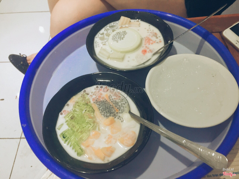 Chè bơ + sữa chua mít 