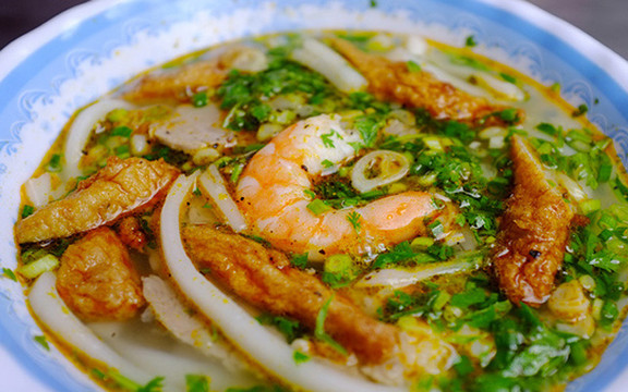 Cô Chi - Bánh Canh Xắt