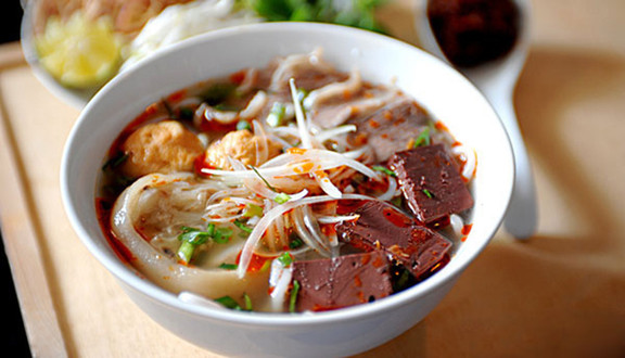 Sông Hương Quán - Bún Bò Huế & Hủ Tiếu Nam Vang